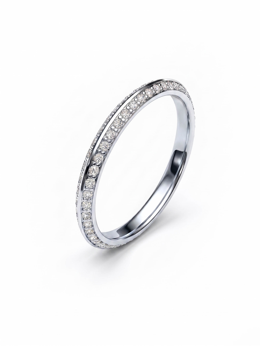 Dámský snubní prsten s diamantovým osázením z bílého zlata