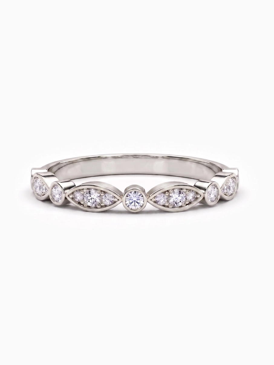 Dámský elegantní prsten z bílého zlata zdobený kulatými diamanty